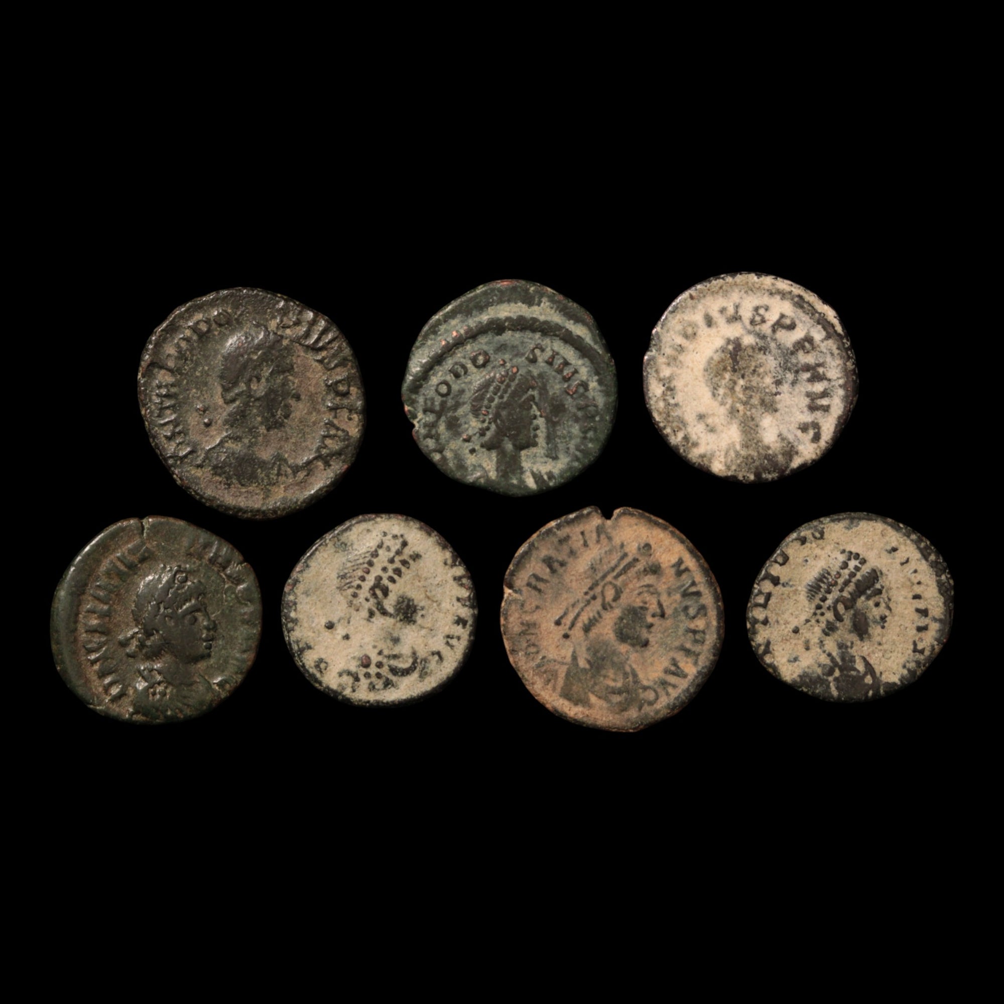 Lot of 7: Late Roman Empire, Small Bronze Issues - c. 350 to 450 CE - Roman Empire